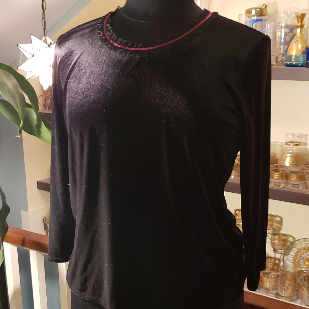 Notations Womens Black Velveteen Top With Red Ribbon & Ruffel Trim